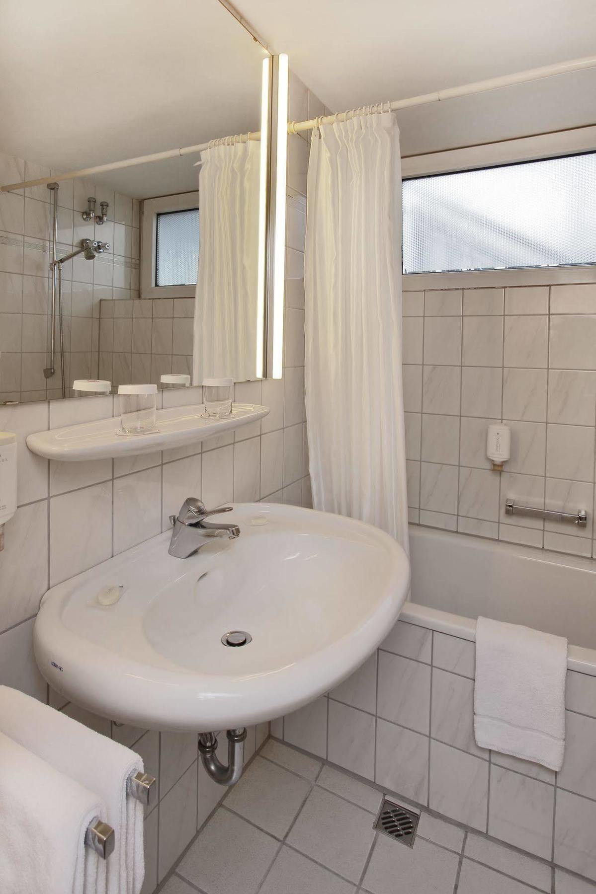 H+ Hotel سيغن المظهر الخارجي الصورة